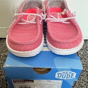 BRAND NEW girls Hey Dude Wendy sport mesh size 7